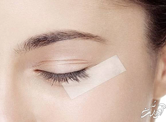 خط چشم دنباله دار با چسب